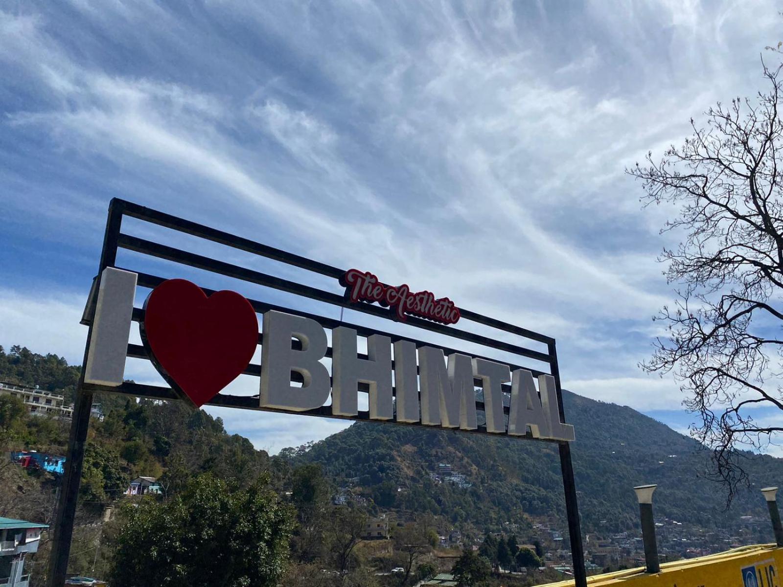 The Aesthetic Hotel & Restaurant Bhimtal Exterior photo