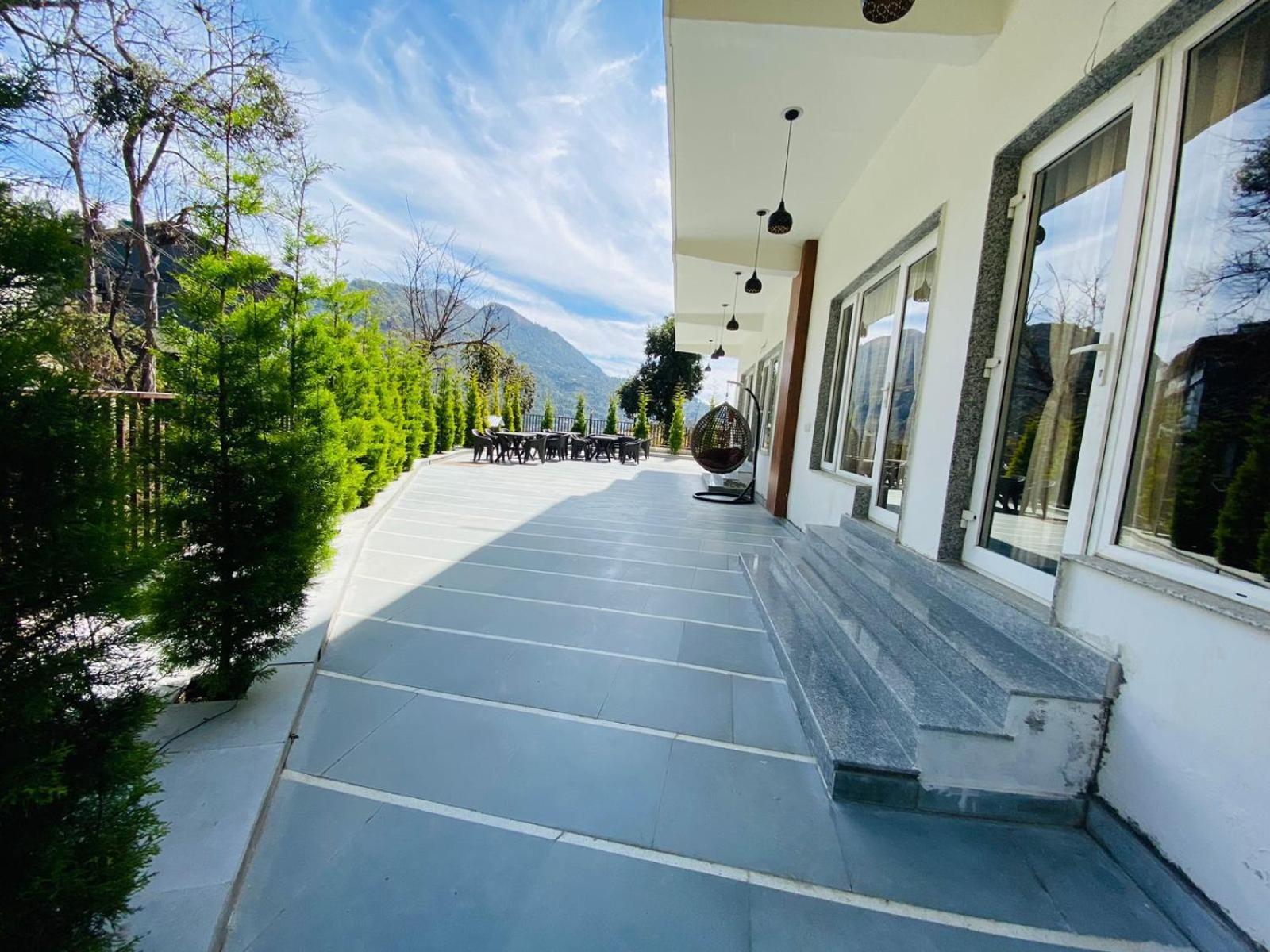 The Aesthetic Hotel & Restaurant Bhimtal Exterior photo