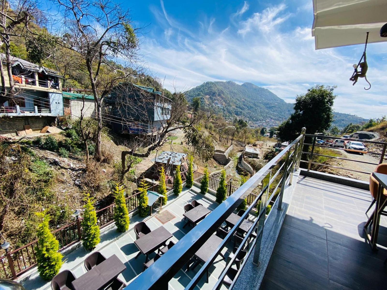 The Aesthetic Hotel & Restaurant Bhimtal Exterior photo