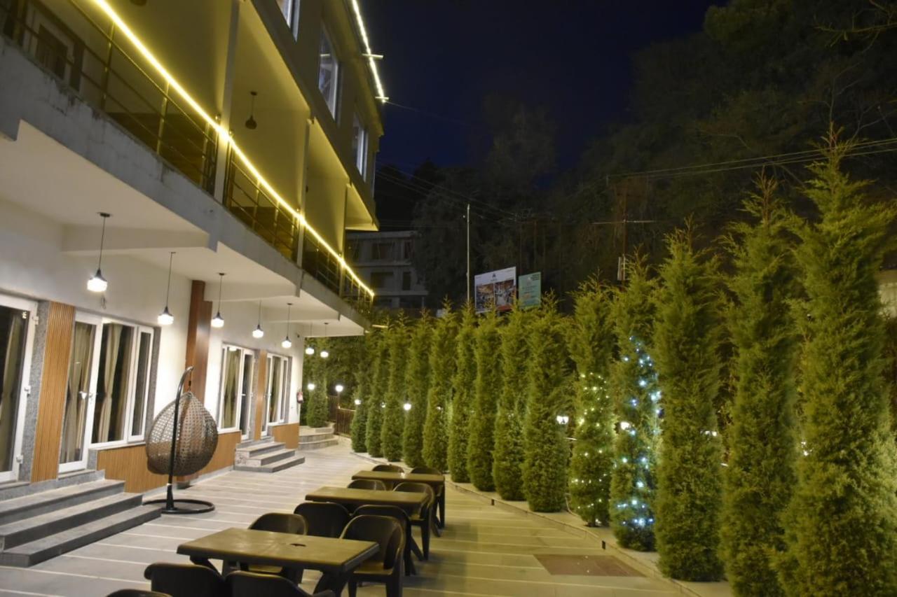 The Aesthetic Hotel & Restaurant Bhimtal Exterior photo