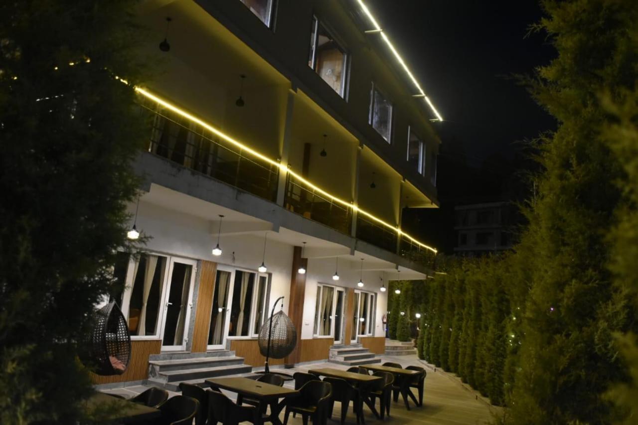 The Aesthetic Hotel & Restaurant Bhimtal Exterior photo