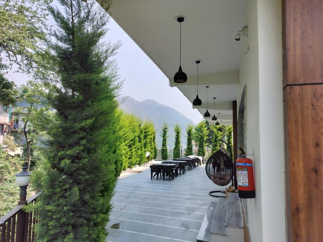 The Aesthetic Hotel & Restaurant Bhimtal Exterior photo