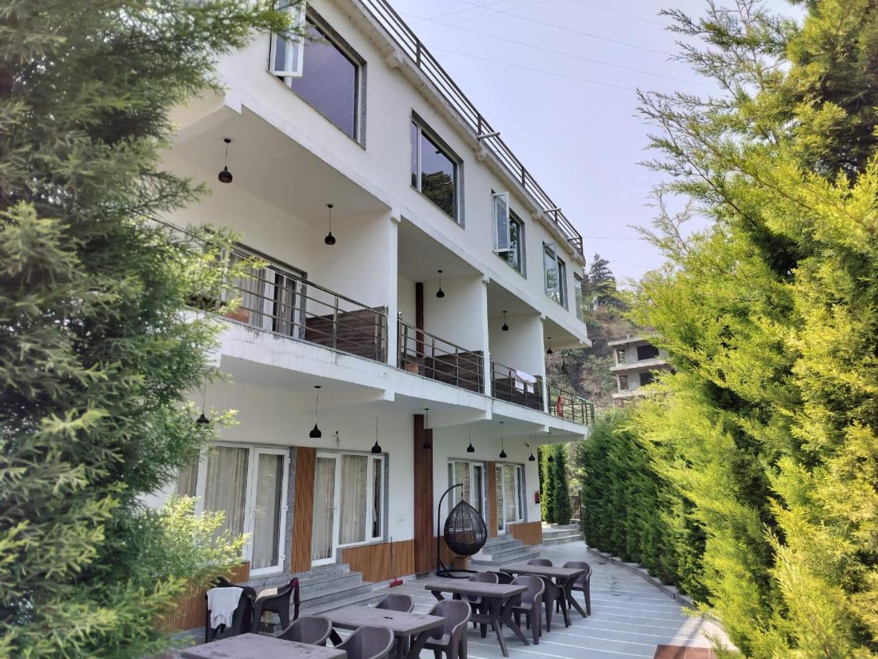 The Aesthetic Hotel & Restaurant Bhimtal Exterior photo